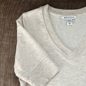 Athleta Light Beige V-Neck Short Sleeve Top XXS